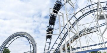 16 Sierpnia światowy dzień Roller Coastera
